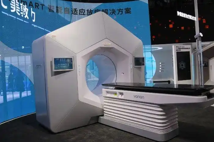 上海医疗展 瓦里安医疗带来了“全球首发”产品——基于Halcyon平台的“SmART”智能自适应放疗解决方案。